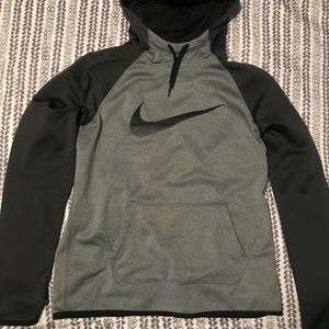 Nike Therma Fit Pullover Hoodie | Gray